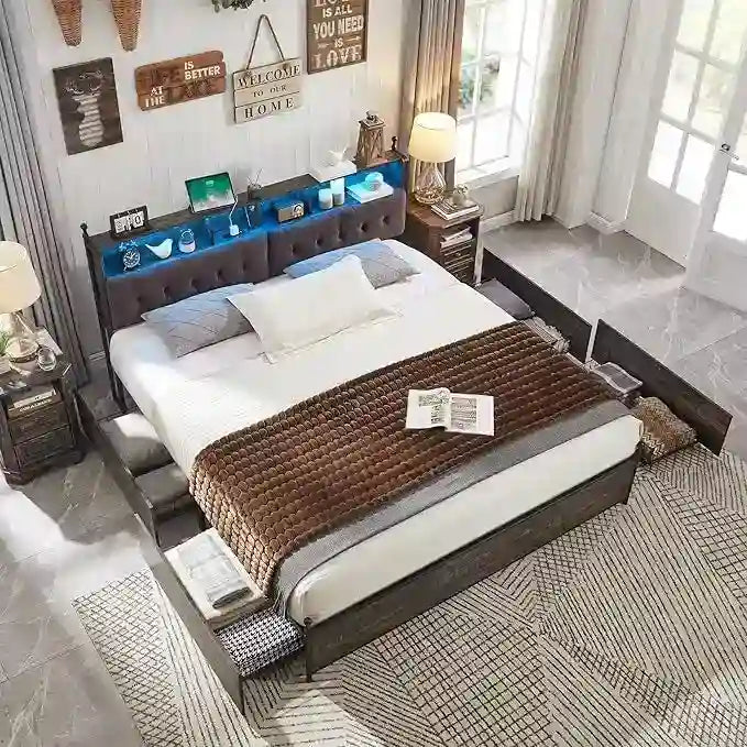 Cadre de lit King avec LED, station de charge et 4 tiroirs – Chêne rustique clair / Chêne rustique foncé / Blanc antique, style moderne, simple